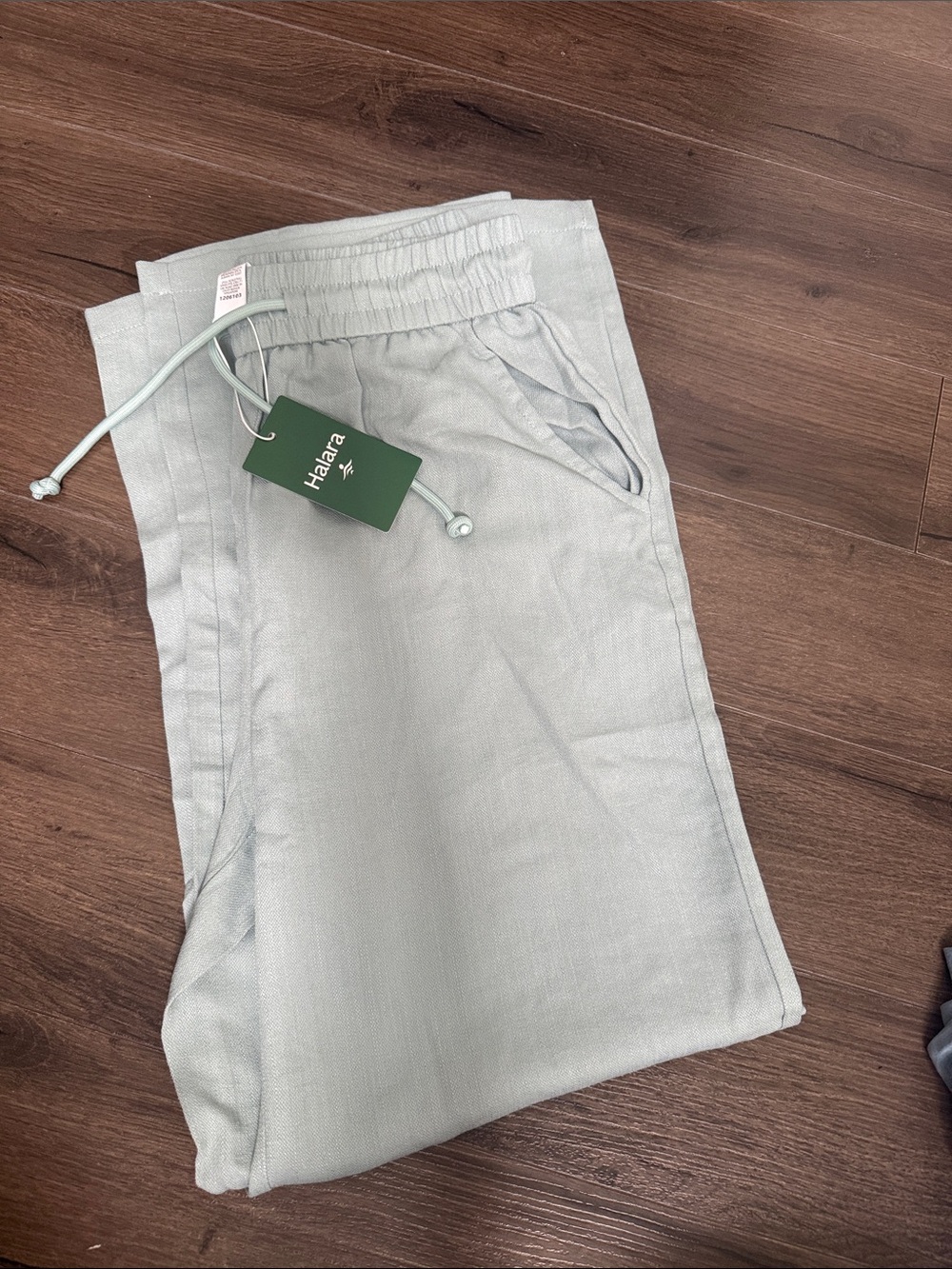 HALARA Pale Mint Drawstring Joggers